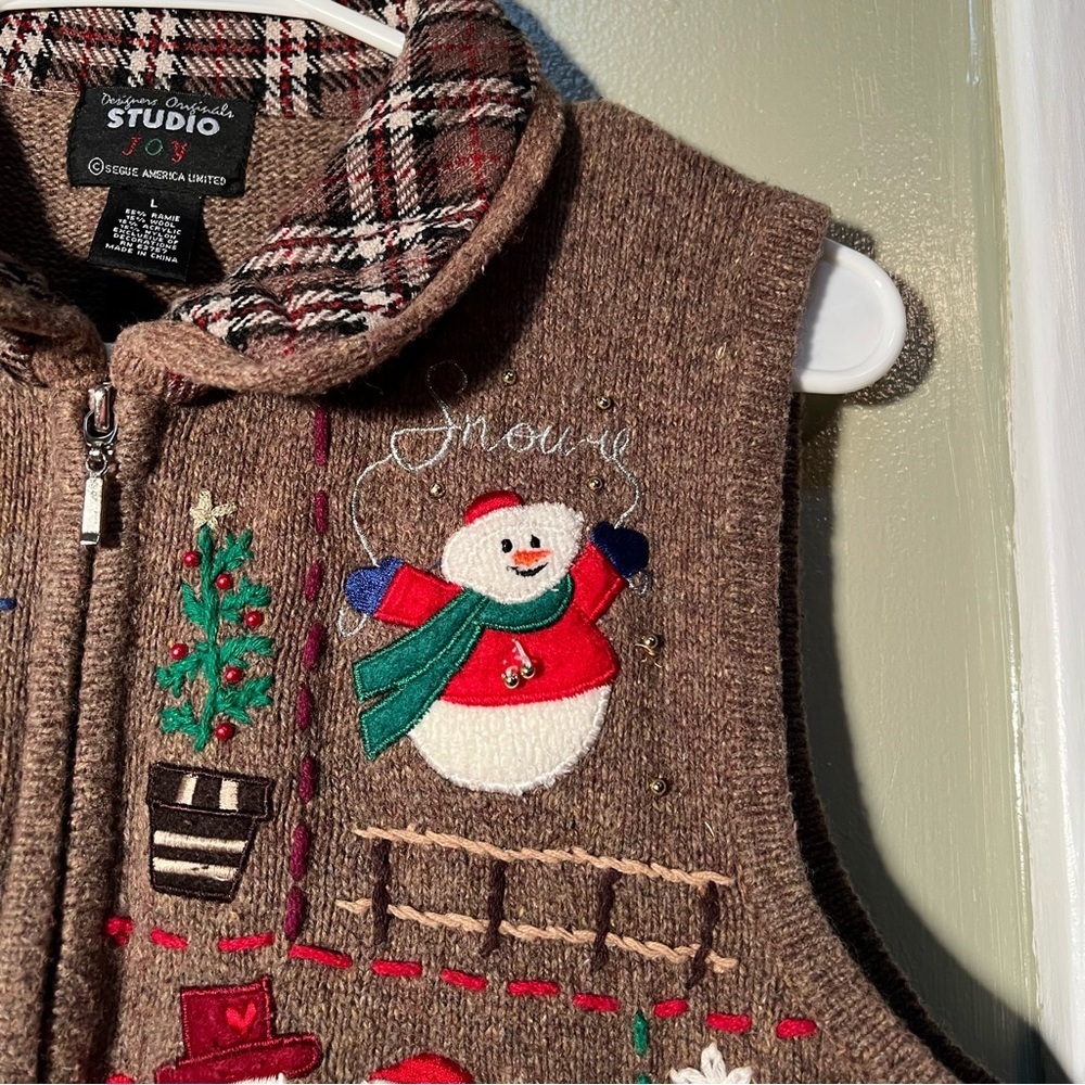 Vintage Design Originals Studio Joy Womens Size Large Sweater Vest Brown Snowman - Picture 4 of 8